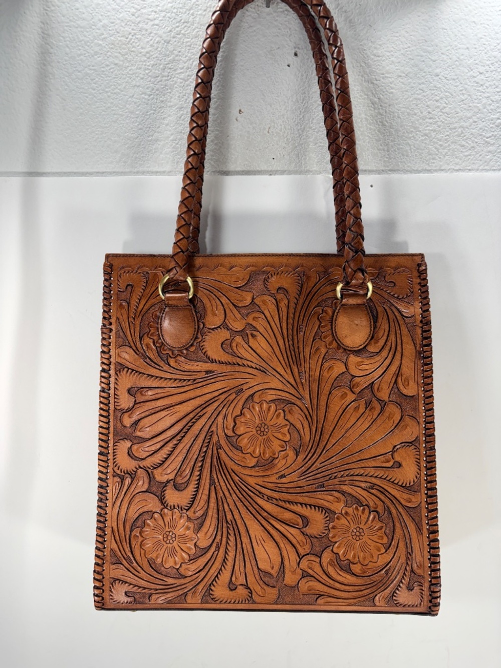 VILENCA HOLLAND-NWT$565.00 HAND TOOLING TOOK 6 WEEKS +HAND LACING+HAND STAINING - Picture 3 of 14